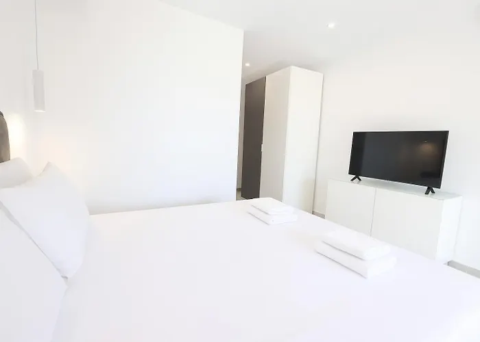 Mono Alex Hotel *